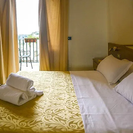 Italia Hotell 3*