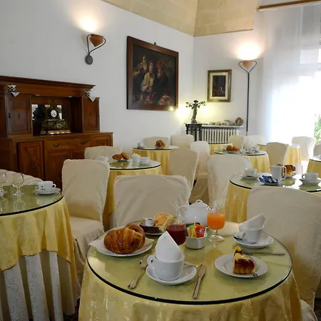 Italia Hotell 3*