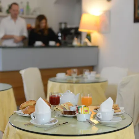 Hotell Italia 3*