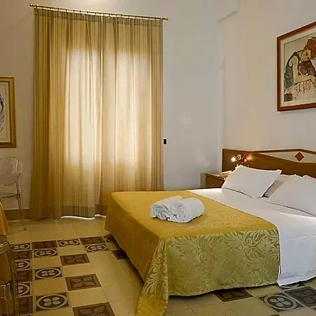 Italia 3*