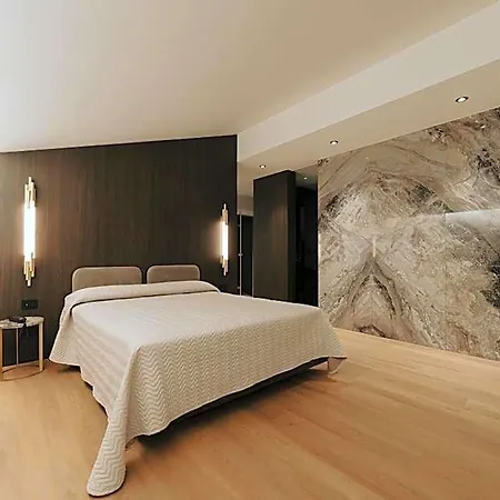 Italia Hotel 3*
