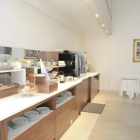 Hotell Italia 3*